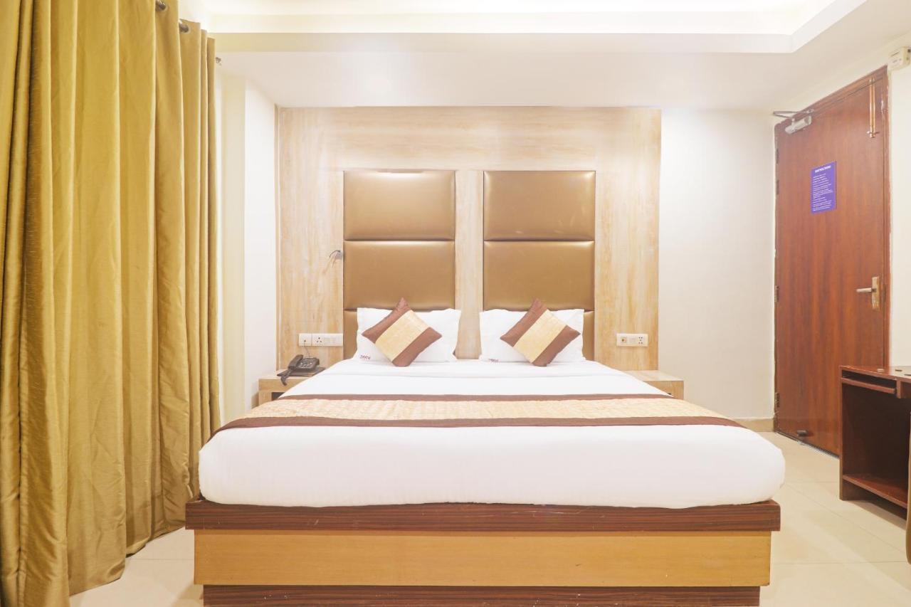Hotel Sizzling Starr New Delhi Exterior photo